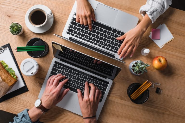 Website Content vs. Blog Articles: A Comprehensive Guide to Their Differences