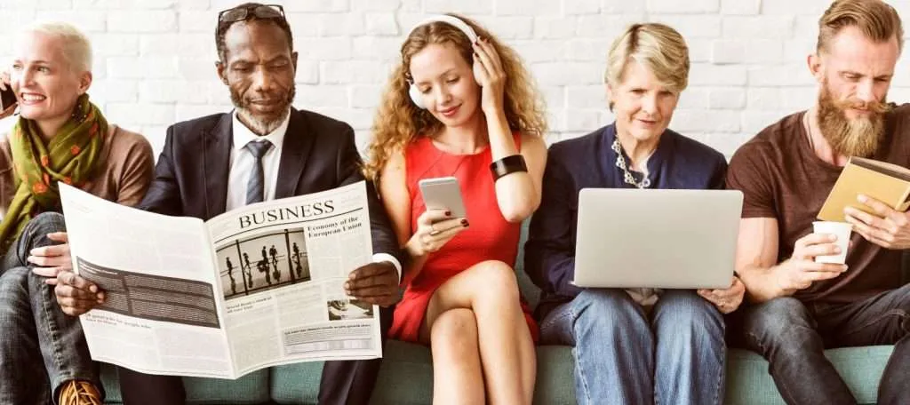 marketing-automation-efficiency-featured Glowing interconnected gears and light paths routing small task tokens automatically above a laptop